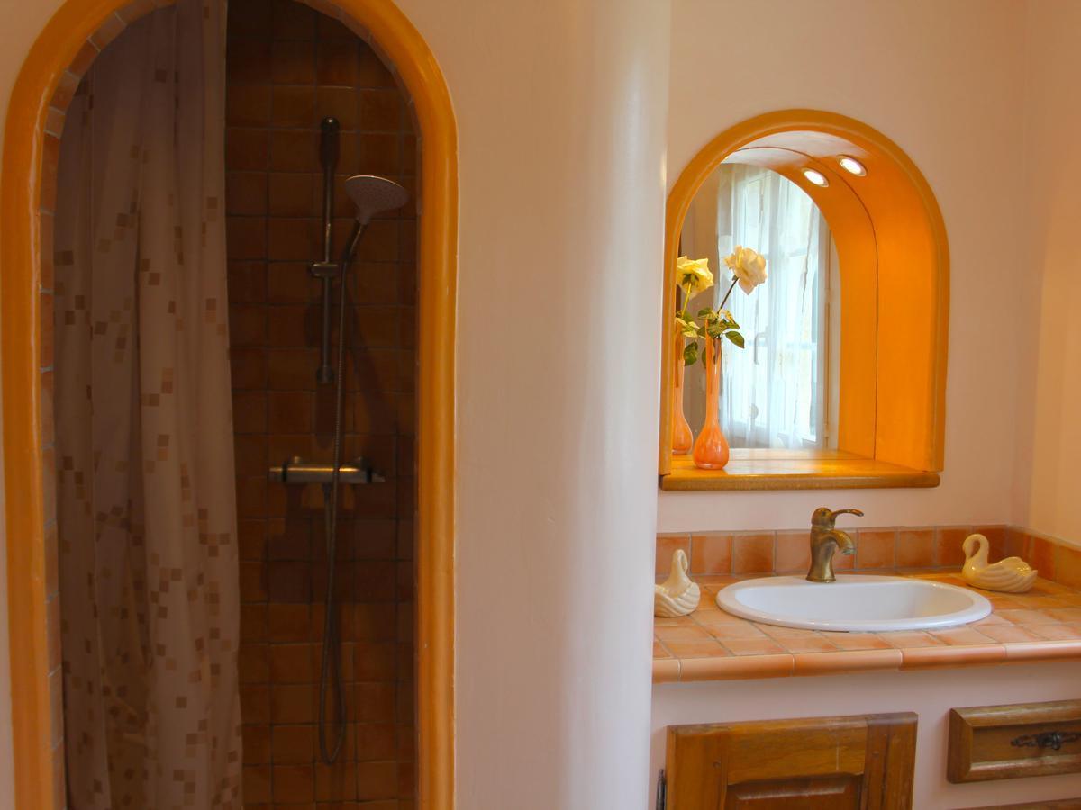 Peaceful Villa In Saint Paul De Vence With Pool Buitenkant foto