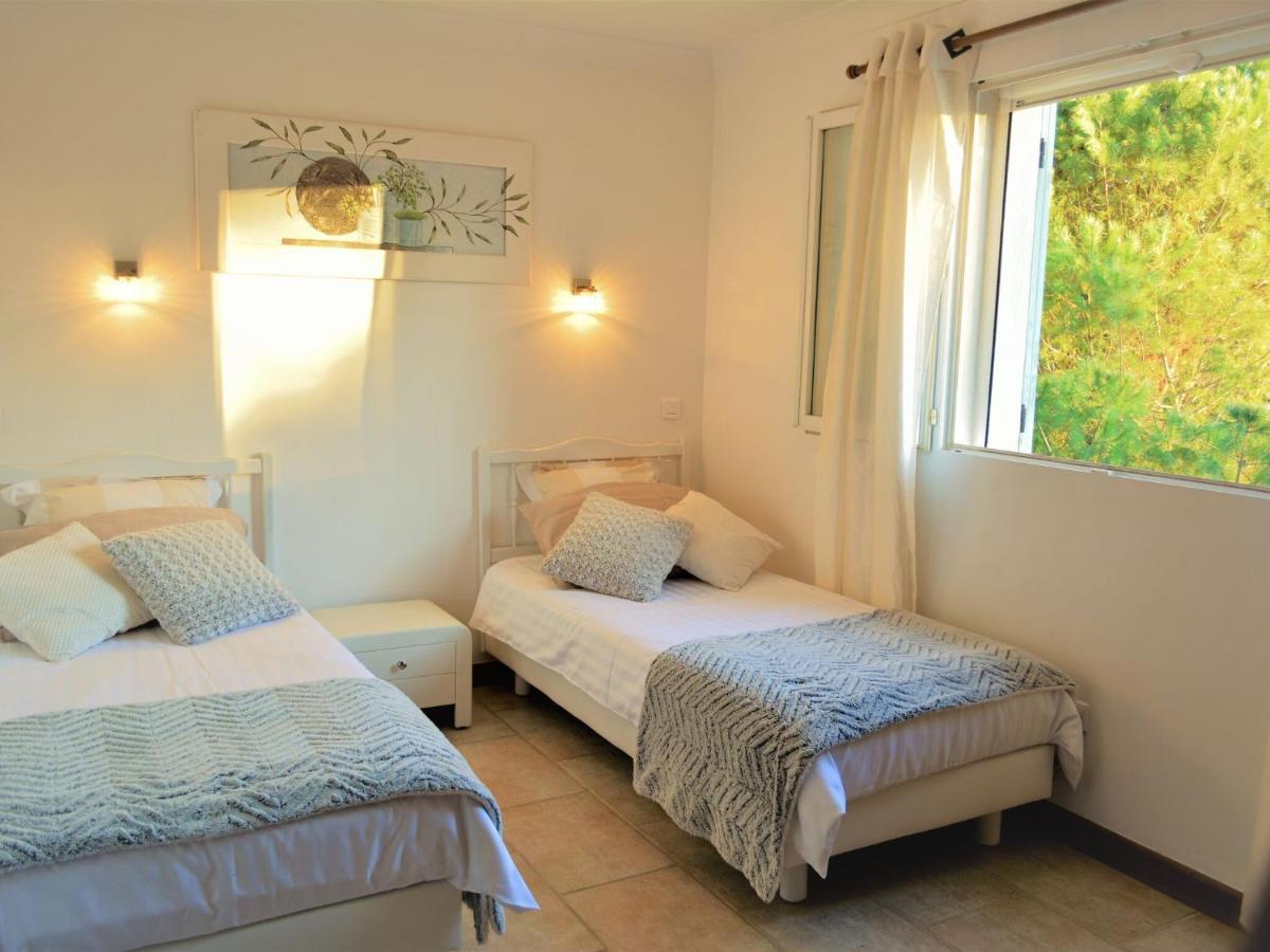 Peaceful Villa In Saint Paul De Vence With Pool Buitenkant foto